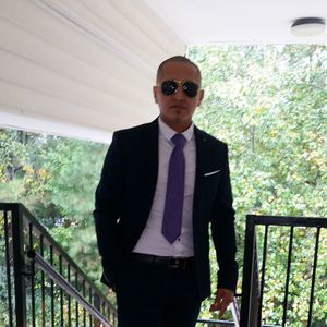 Meet your Posher, Alcides